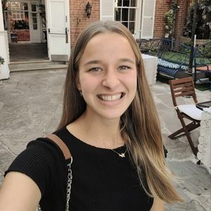 Meet your Posher, Emma